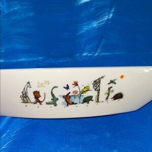 Guritno porcelain boat-shaped bowl from Australia